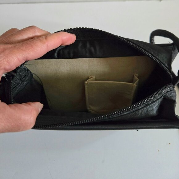 Baskets of Cambodia Black and Tan Crossbody Woven Sustainable Handbag, NWOT - Picture 9 of 9